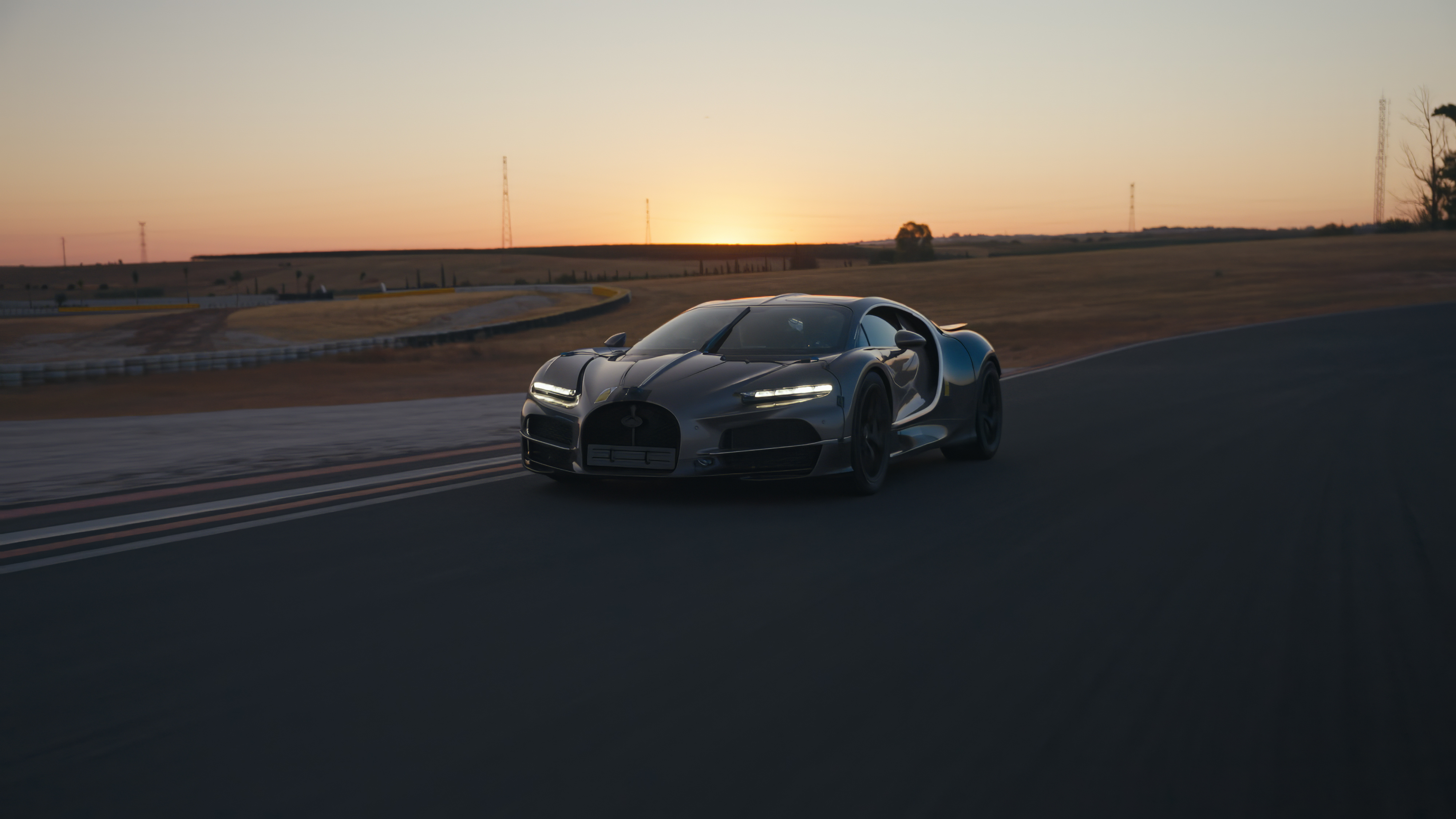 Der BUGATTI TOURBILLON auf der Rennstrecke von Sevilla, Spanien – Sommer 2026.
